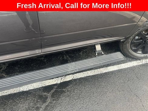 Used 2025 RAM 2500 Laramie AWD/4WD image 24