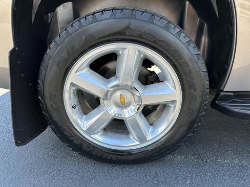 Used 2007 Chevrolet Tahoe LTZ w/ LTZ Preferred Equipment Group AWD/4WD image 10