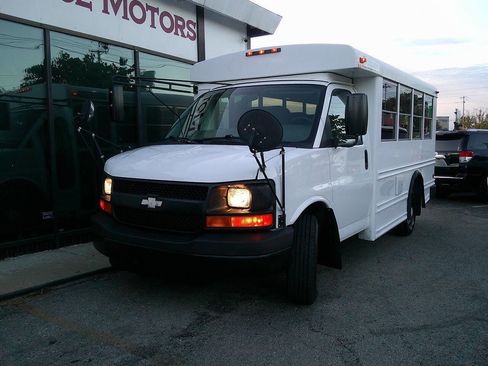 Used 2007 Chevrolet Express 3500 w/ School Bus Package image 2