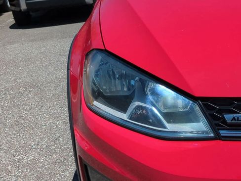 Used 2017 Volkswagen Golf Alltrack S AWD/4WD image 10