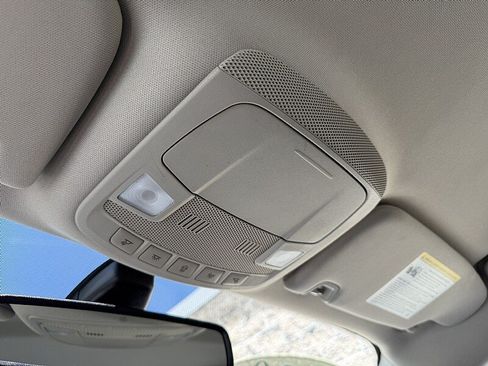 Used 2020 Ford Fusion SE FWD image 18