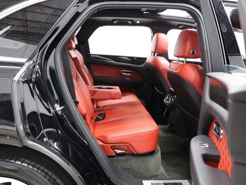 Used 2022 Bentley Bentayga AWD/4WD image 85