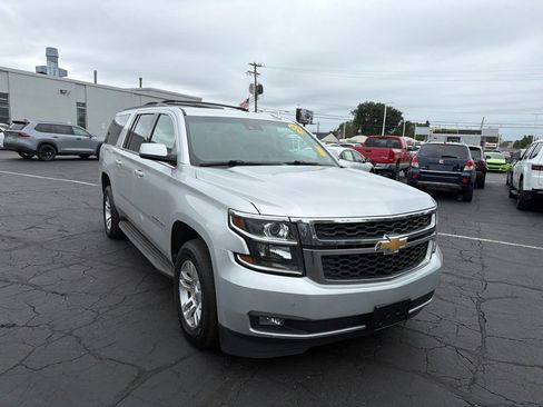 Used 2020 Chevrolet Suburban LT AWD/4WD image 4
