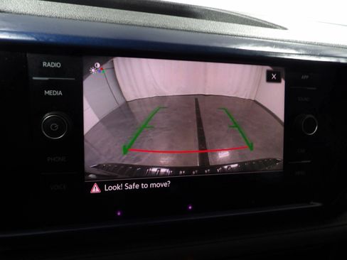 Used 2024 Volkswagen Taos SE w/ Panoramic Sunroof Package AWD/4WD image 20