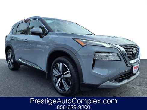 Used 2021 Nissan Rogue SL image 1