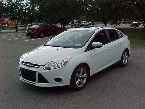 Used 2013 Ford Focus SE FWD image 4