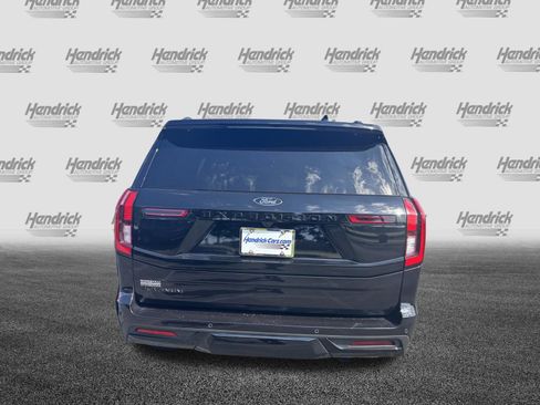 Used 2025 Ford Expedition Platinum w/ Stealth Performance Package AWD/4WD image 9