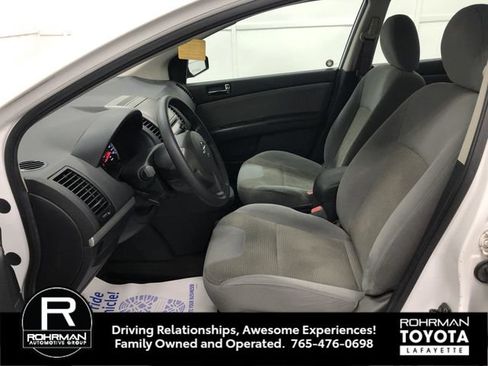 Used 2010 Nissan Sentra 2.0 S FWD image 11