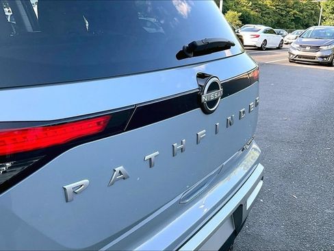 Used 2024 Nissan Pathfinder Platinum AWD/4WD image 26