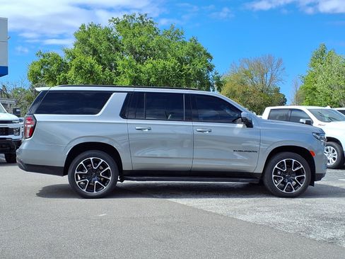 Certified 2024 Chevrolet Suburban RST w/ Luxury Package AWD/4WD image 3