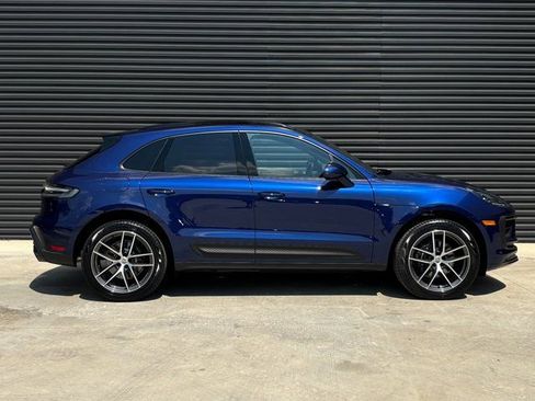 Certified 2025 Porsche Macan image 8
