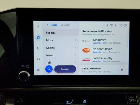 Used 2025 Toyota Camry SE image 16