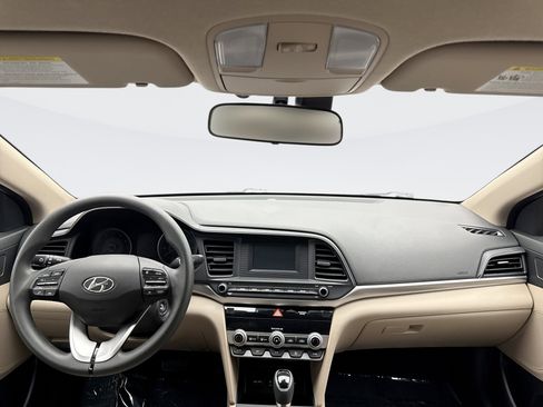 Used 2020 Hyundai Elantra SE FWD image 14