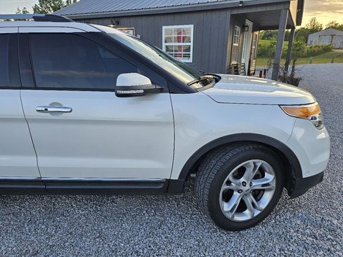 Used 2015 Ford Explorer Limited w/ Equipment Group 302A FWD image 11
