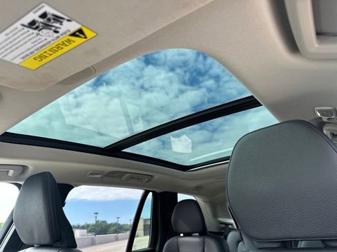Certified 2024 Volvo XC90 T8 Plus AWD/4WD image 20