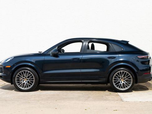 Used 2023 Porsche Cayenne Platinum Edition AWD/4WD image 3