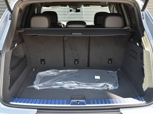 Certified 2025 Porsche Cayenne image 16