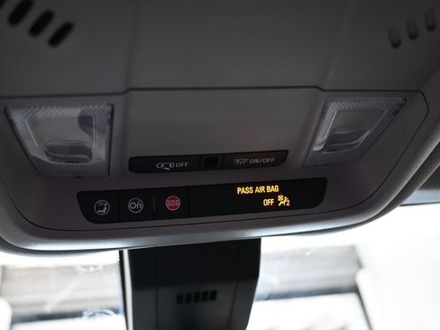 Used 2020 Chevrolet Equinox LT image 28