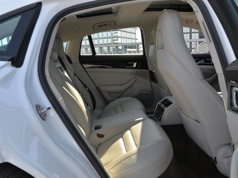 Certified 2022 Porsche Panamera 4 image 18