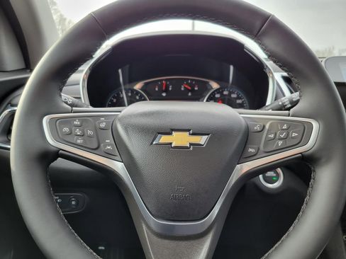 Used 2023 Chevrolet Equinox Premier image 12