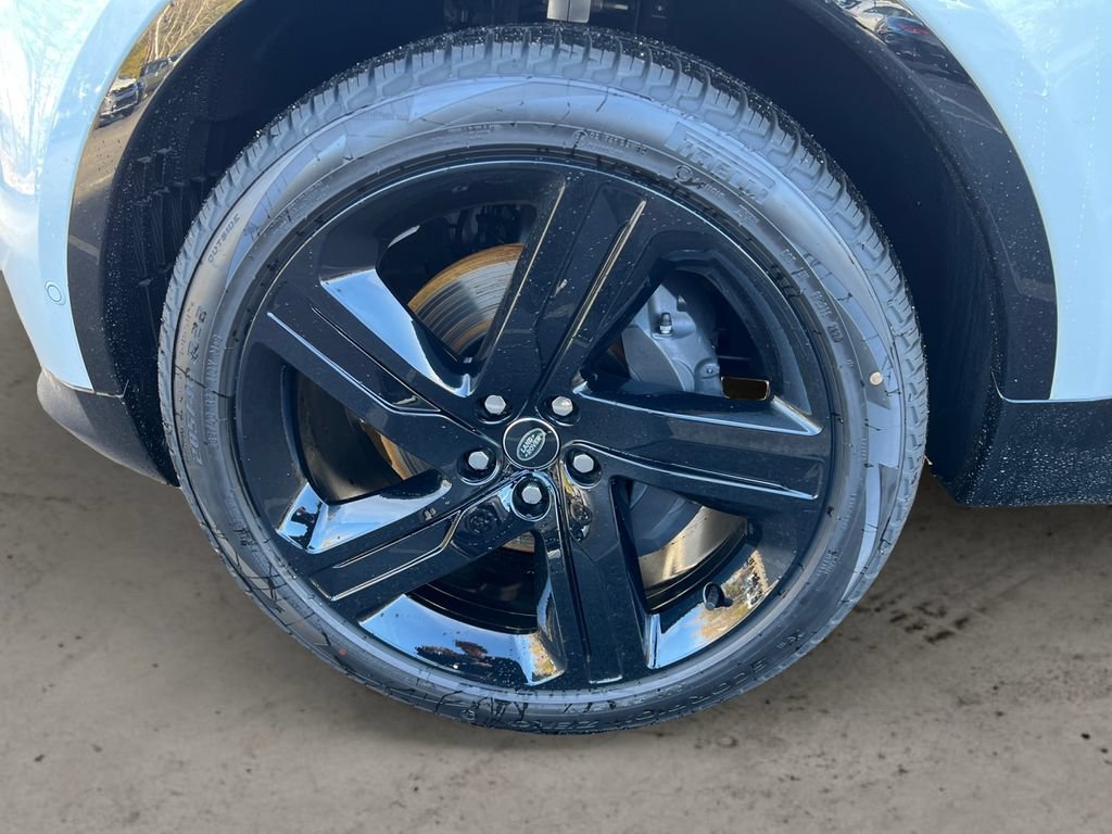 New 2025 Land Rover Discovery Dynamic SE AWD/4WD image 9