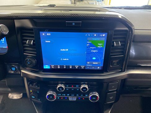 New 2026 Ford F250 Lariat w/ Black Appearance Package image 28