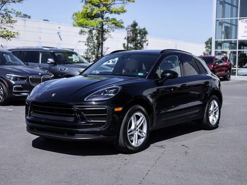 Used 2022 Porsche Macan AWD/4WD image 6