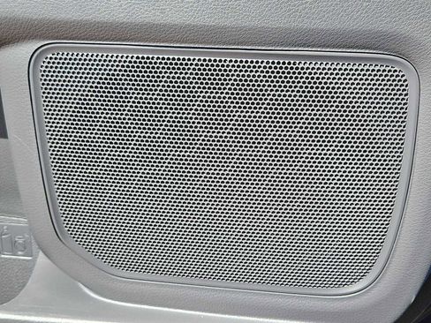 Used 2023 Toyota Sienna XLE image 29