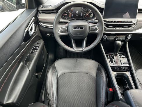 Used 2024 Jeep Compass Trailhawk image 18