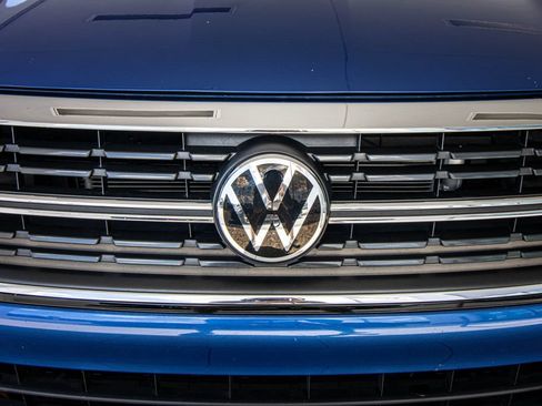 Used 2024 Volkswagen Jetta SE w/ Panoramic Sunroof Package FWD image 7