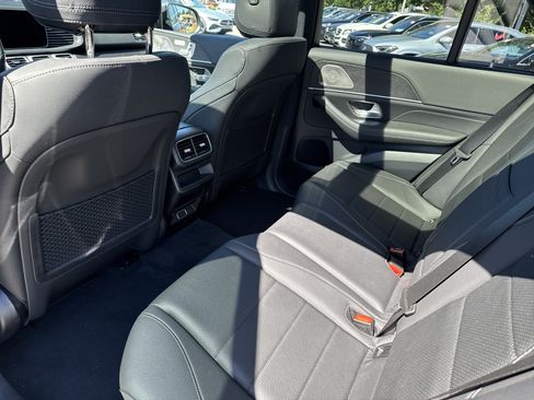 Certified 2025 Mercedes-Benz GLE 450e 4MATIC w/ Driver Assistance Package image 22