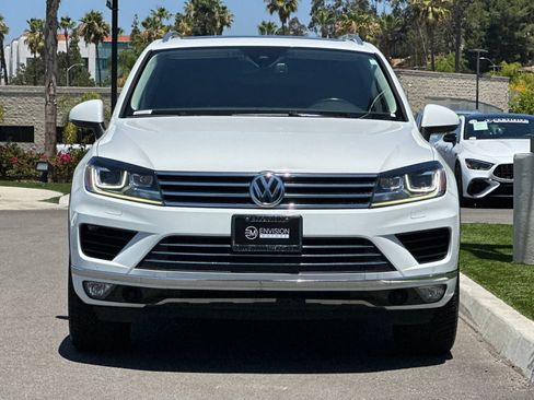 Used 2016 Volkswagen Touareg VR6 AWD/4WD image 8