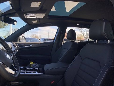 New 2025 Volkswagen Atlas Cross Sport SEL image 20