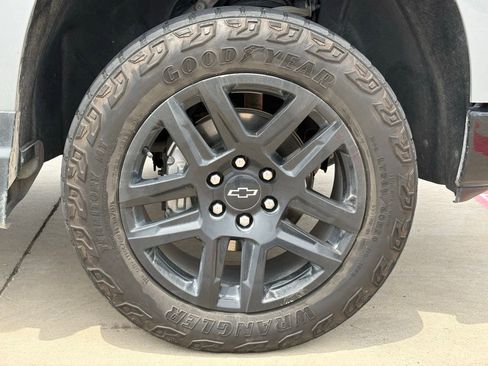 Used 2024 Chevrolet Silverado 1500 LT Trail Boss w/ LT Trail Boss Premium Package AWD/4WD image 10