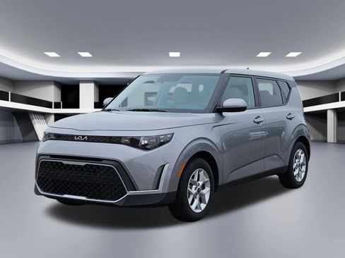 Certified 2025 Kia Soul S FWD image 9