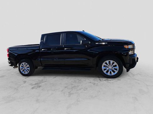 Used 2020 Chevrolet Silverado 1500 Custom w/ Custom Value Package image 9