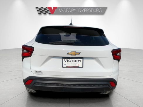 Used 2024 Chevrolet Trax LS FWD image 5