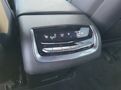 Used 2025 Cadillac XT6 Sport w/ Technology Package image 21