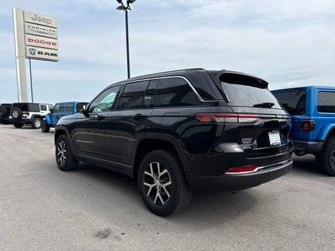 Used 2023 Jeep Grand Cherokee Limited AWD/4WD image 5