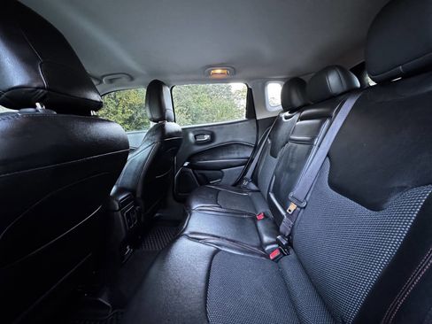 Used 2018 Jeep Compass Trailhawk image 11