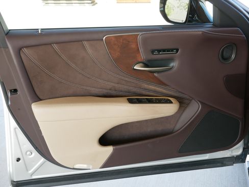 Used 2019 Lexus LS 500 image 6