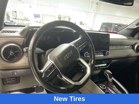Used 2024 Chevrolet Colorado ZR2 w/ ZR2 Convenience Package III AWD/4WD image 15