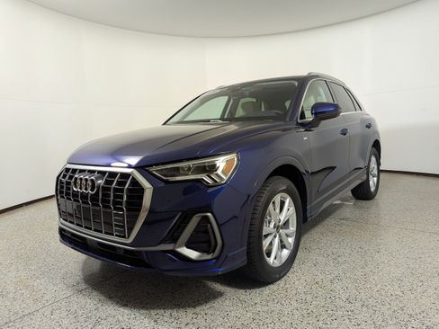 Certified 2025 Audi Q3 2.0T Premium Plus w/ Premium Plus Package image 5