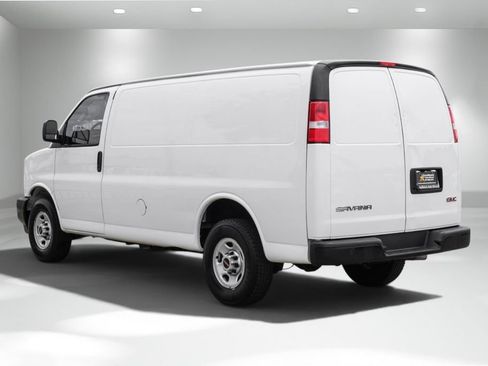 Used 2022 GMC Savana 2500 RWD image 8
