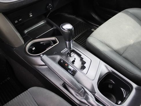 Used 2018 Toyota RAV4 LE w/ All Weather Liner Package FWD image 20