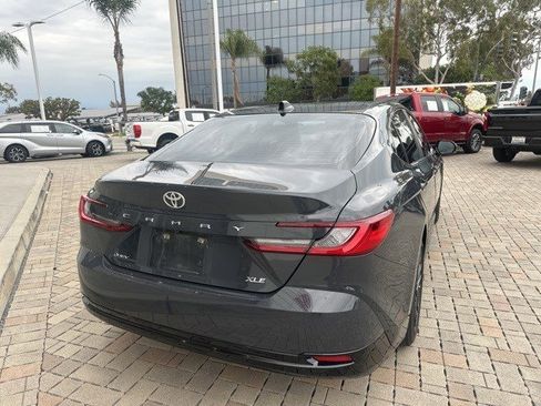 Used 2025 Toyota Camry XLE image 5