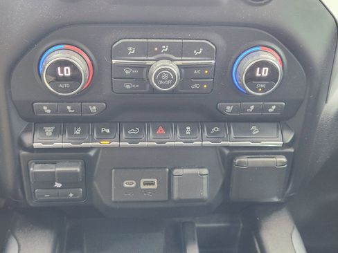 Used 2020 Chevrolet Silverado 2500 LTZ w/ LTZ Texas Edition image 19