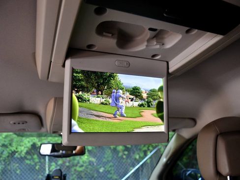 Used 2015 Chrysler Town & Country Touring-L w/ Driver Convenience Group FWD image 22