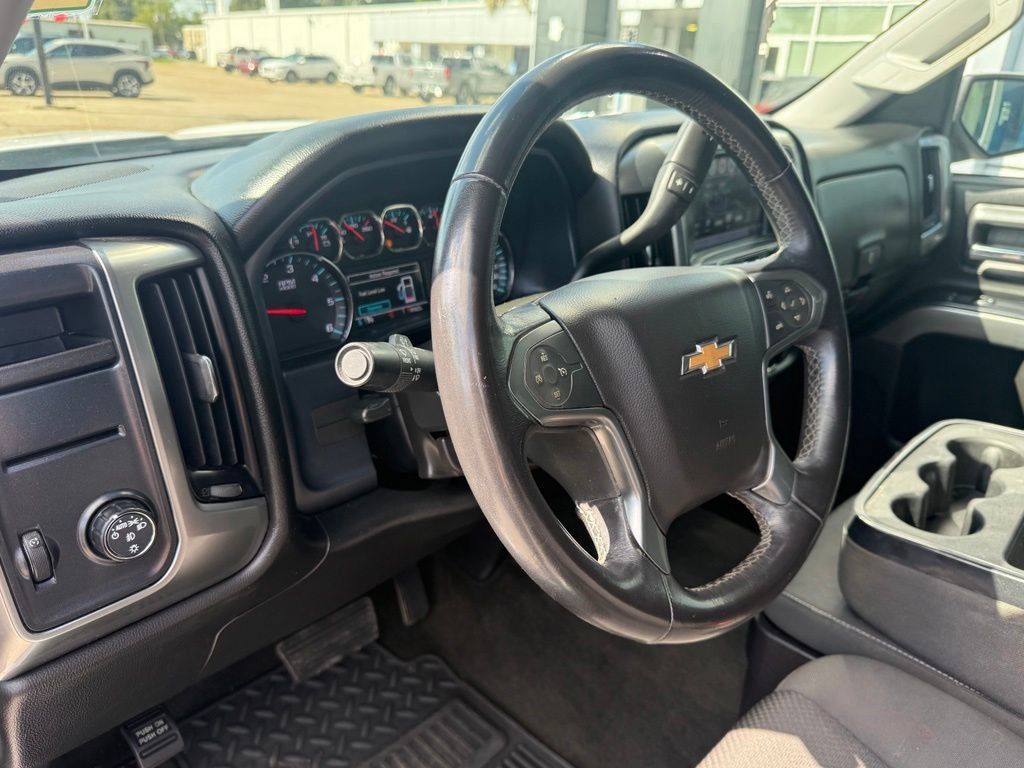 Used 2018 Chevrolet Silverado 1500 LT w/ LT Eassist Package RWD image 6