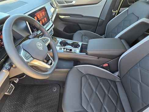 New 2026 Volkswagen Atlas Peak Edition image 11